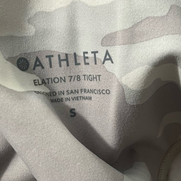 Athleta Women's Elation Camo 7/8 Tight Legging in Taupe Camo - Picture 5 of 16